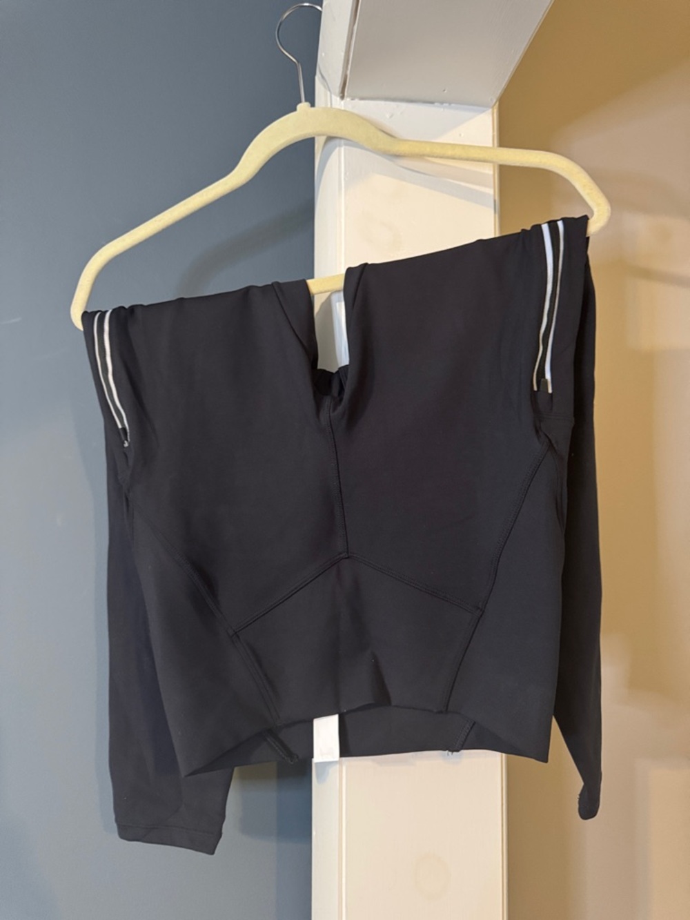 HALARA Black Leggings with White Stripe Accents